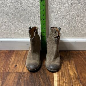 Clarks Tan Suede 6” Tall Ankle Boots / 5.5 US